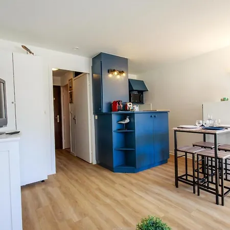 Benoit, 80m De La Mer, Jardinet Apartment *