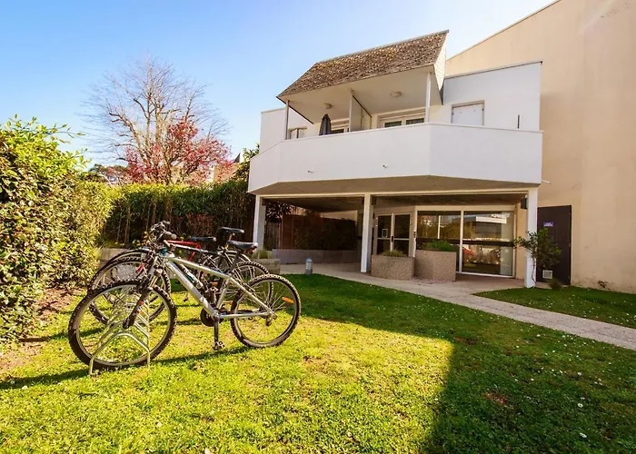 Apartment Benoit, 80m De La Mer, Jardinet