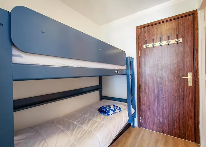 Benoit, 80m De La Mer, Jardinet Apartment